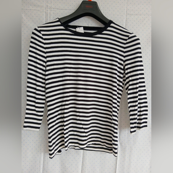 Gap Shirt - Picture 2 of 2